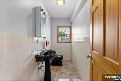 65 Livingston Avenue, Kearny, NJ 07032 - Photo 35