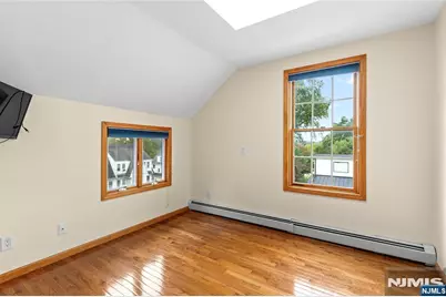 65 Livingston Avenue, Kearny, NJ 07032 - Photo 9