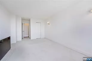 555 North Ave 17L, Fort Lee, NJ 07024 - Photo 9