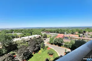 555 North Ave 17L, Fort Lee, NJ 07024 - Photo 11