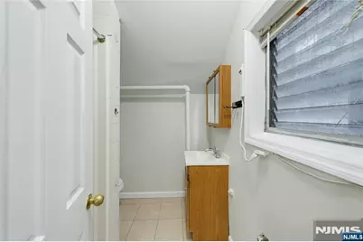 796 Anderson Avenue, Cliffside Park, NJ 07010 - Photo 27