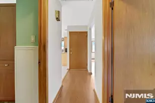 113 Rochelle Parkway 2, Saddle Brook Township, NJ 07663 - Photo 19