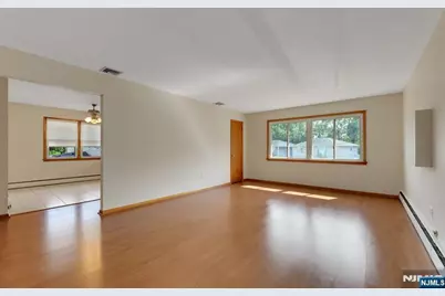 113 Rochelle Parkway 2 #2, Saddle Brook Township, NJ 07663 - Photo 7