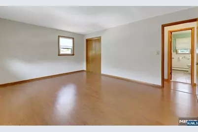 113 Rochelle Parkway 2 #2, Saddle Brook Township, NJ 07663 - Photo 15