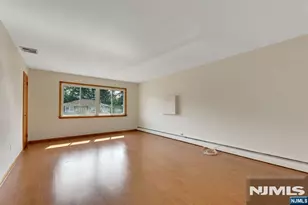113 Rochelle Parkway 2, Saddle Brook Township, NJ 07663 - Photo 5