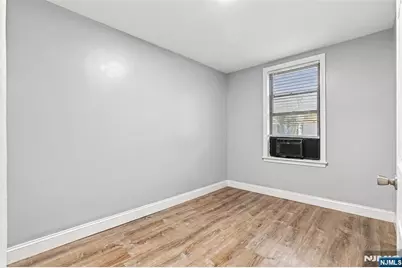 19 Summer Street, Lodi, NJ 07644 - Photo 7