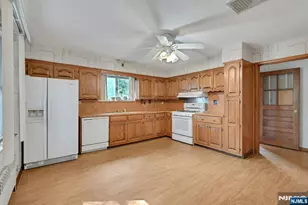 153 Orient Wy, Lyndhurst Township, NJ 07071 - Photo 9