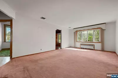 153 Orient Way, Lyndhurst Township, NJ 07071 - Photo 3