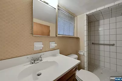 153 Orient Way, Lyndhurst Township, NJ 07071 - Photo 33