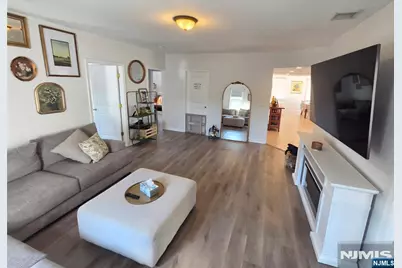 190 Stevens Avenue First Floor #First Floor, Cedar Grove, NJ 07009 - Photo 7