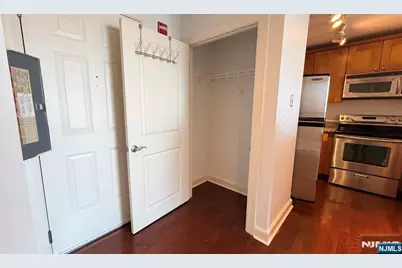 6407 City Place 6407 #6407, Edgewater, NJ 07020 - Photo 11