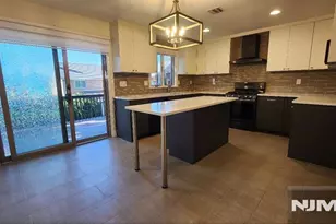 2425 1st St, Fort Lee, NJ 07024 - Photo 9