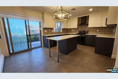 2425 1st Street, Fort Lee, NJ 07024 - Photo 3