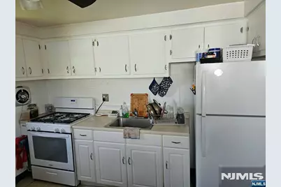 297 Prospect Avenue 2 #2, Bergenfield, NJ 07621 - Photo 3