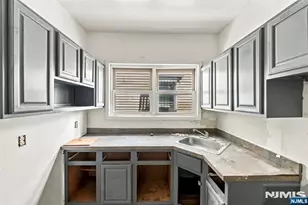 61 Rose Terrace, Newark, NJ 07108 - Photo 21