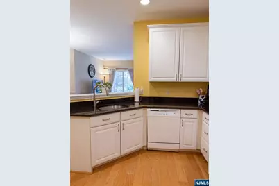 80 Ridgewood Road 107 #107, Washington Township, NJ 07676 - Photo 3