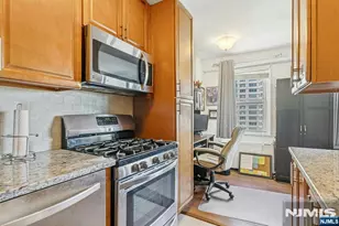 2077 Center Ave 7E, Fort Lee, NJ 07024 - Photo 11