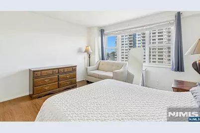 2077 Center Avenue 7E #7E, Fort Lee, NJ 07024 - Photo 15