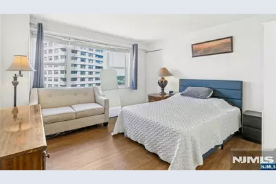 2077 Center Avenue 7E #7E, Fort Lee, NJ 07024 - Photo 13