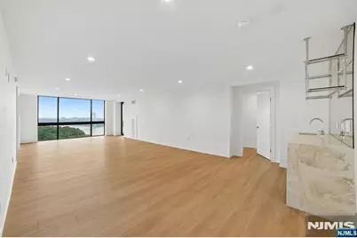 1512 Palisade Avenue 16G #16G, Fort Lee, NJ 07024 - Photo 3