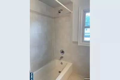 1149 Inwood Terrace 2nd Floor #2nd floor, Fort Lee, NJ 07024 - Photo 5
