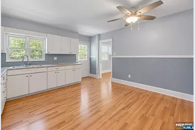 33 Prospect Street, Paramus, NJ 07652 - Photo 7