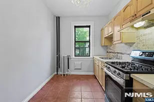 303 Hamilton Pl A4, Hackensack, NJ 07601 - Photo 11