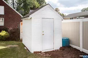 218 Hickory Ave, Bergenfield, NJ 07621 - Photo 25