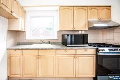 218 Hickory Avenue, Bergenfield, NJ 07621 - Photo 7