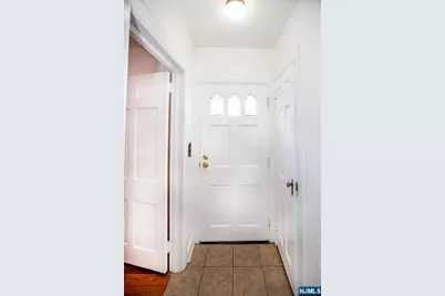 218 Hickory Avenue, Bergenfield, NJ 07621 - Photo 3