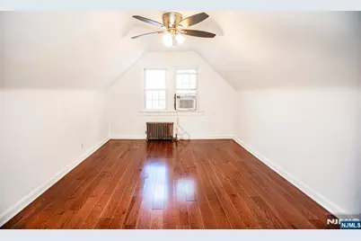 218 Hickory Avenue, Bergenfield, NJ 07621 - Photo 17