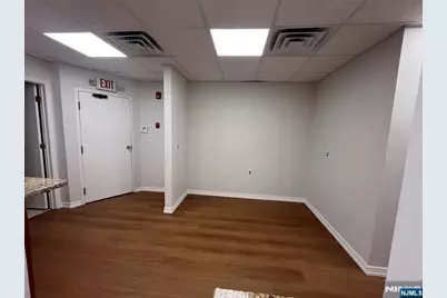 1000 S Maple Avenue 1st Floor #1st Floor, Glen Rock, NJ 07452 - Photo 5