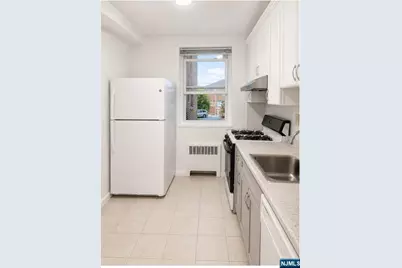 2345 Linwood Avenue 1A #1A, Fort Lee, NJ 07024 - Photo 9