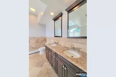 35 W Edsall Avenue B #B, Palisades Park, NJ 07650 - Photo 11