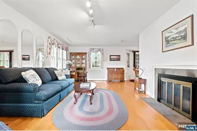 688 Bogert Road, River Edge, NJ 07661 - Photo 9