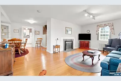 688 Bogert Road, River Edge, NJ 07661 - Photo 7
