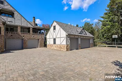 7 Christopher Place, Saddle River, NJ 07458 - Photo 5