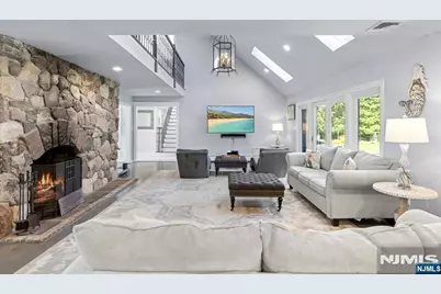 7 Christopher Place, Saddle River, NJ 07458 - Photo 15