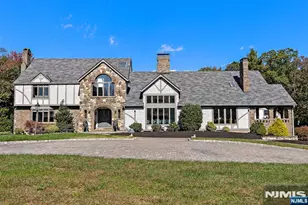 7 Christopher Pl, Saddle River, NJ 07458 - Photo 1