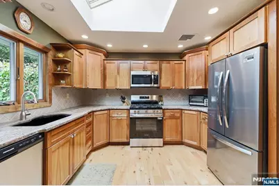 63 Manito Avenue, Oakland, NJ 07436 - Photo 9