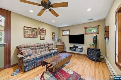 63 Manito Avenue, Oakland, NJ 07436 - Photo 5