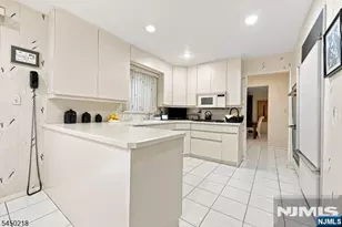 18 Druid Hill Dr, Parsippany, NJ 07054 - Photo 9