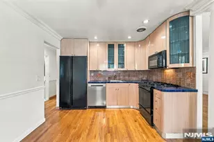 201 Oakdene Pl E2, Cliffside Park, NJ 07010 - Photo 7