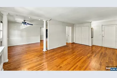 201 Oakdene Place E2 #E2, Cliffside Park, NJ 07010 - Photo 5