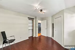 201 Oakdene Pl E2, Cliffside Park, NJ 07010 - Photo 15