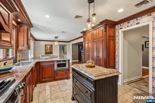 724 Ewing Ave, Franklin Lakes, NJ 07417 - Photo 7