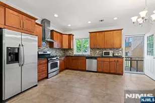 431 Aurora Ave A, Cliffside Park, NJ 07010 - Photo 11