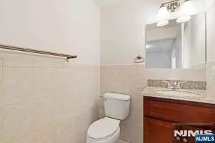 431 Aurora Ave A, Cliffside Park, NJ 07010 - Photo 25