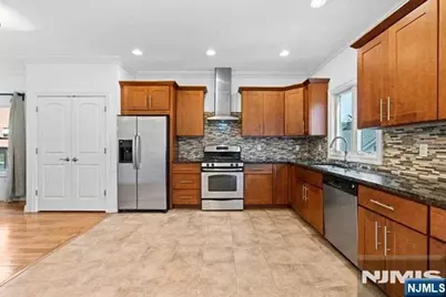 431 Aurora Avenue A #A, Cliffside Park, NJ 07010 - Photo 9