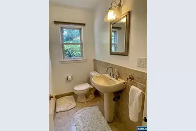 27 Greenway Court, Closter, NJ 07624 - Photo 9